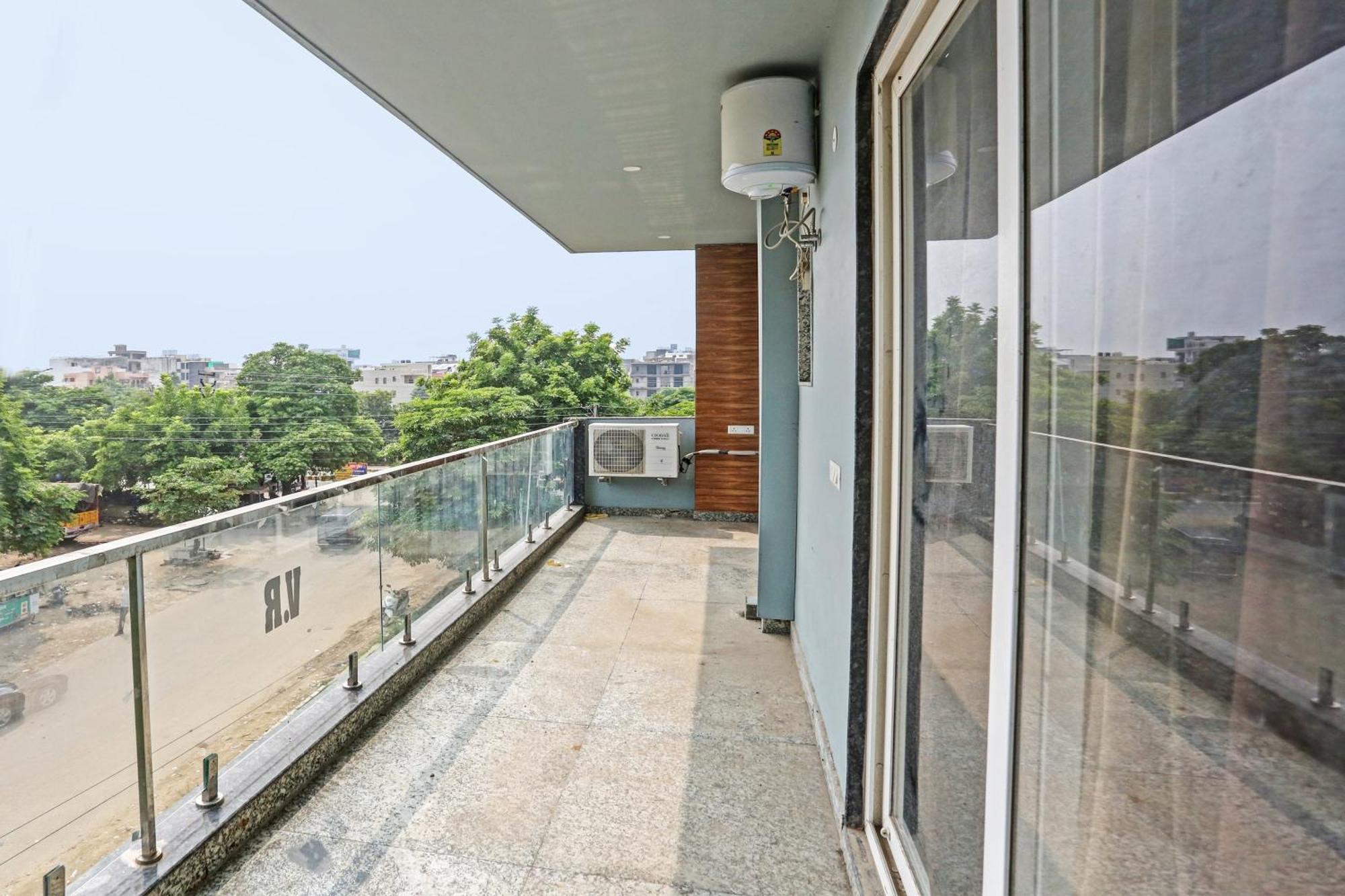Hotel O Vikrant Residency Gurgaon Exterior photo